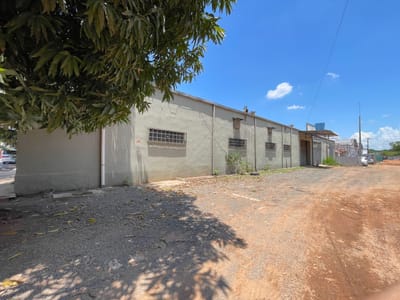 ALQUILO DEPOSITO EN FERNANDO DE LA MORA ZONA NORTE