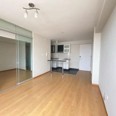 VENDO DEPARTAMENTO EN EXCLUSIVO EDIFICIO CERCA A LA AV ESCARDO Y LA MARINA
