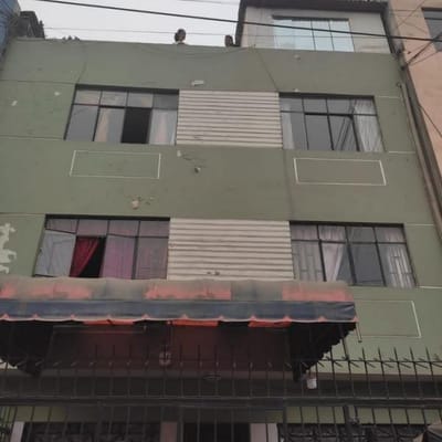 VENDO EDIFICIO DE  PISOS PARA INVERSION EN LOCAL ALQUILERES HOTELES Y OTROS