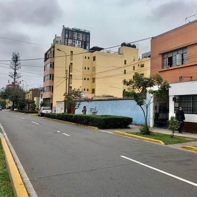 VENDO TERRENO PARA  PISOS   EN JESS MARA