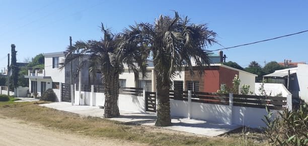 Casa en la costa rochense a una cuadra del mar