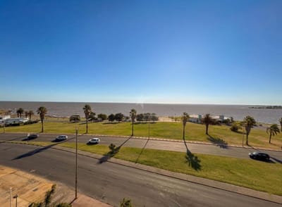 ALQUILER APTO RAMBLA POCITOS 3 DORM - 4 BAÑOS - SERVICIO - TERRAZA - 2 GGES