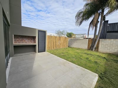 VENTA CARRASCO CASA 3 DORM - GGE- PATIO - PARRILLERO