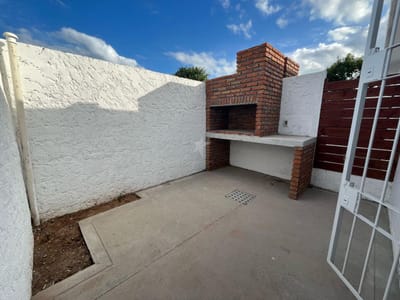 VENTA CASA PARQUE RIVERA -1 DORM - PATIO - PARRILLERO - COCHERA