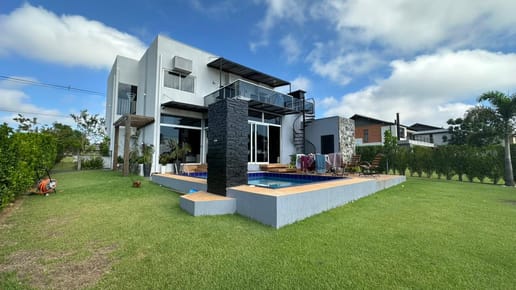 Vendo Casa en Condominio Costa del Lago – Puerto Joven, Hernandarias