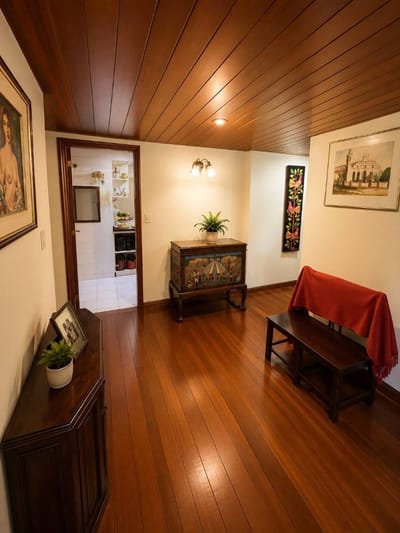 Vendo Departamento de 4 Dormitorios - Zona Inter.