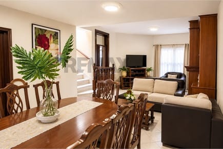 Venta Amplia Casa en Lambaré, Central