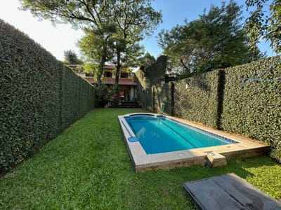 Duplex con Gran Patio en Bo. Mburucuya/MdmeLynch