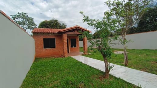 VENDO CASA TIPO CHALET EN J. AUGUSTO SALDIVAR