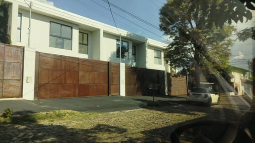 ALQUILO PRECIOSO DÚPLEX AMOBLADO CON PISCINA EN BARRIO SAN CRISTÓBAL