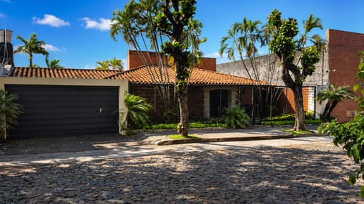 CASA EN VENTA - BARRIO HIPÓDROMO