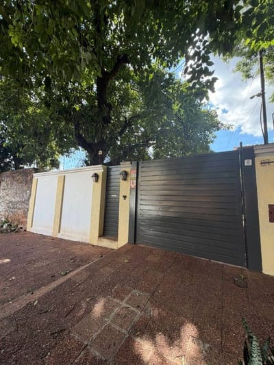 ALQUILO CASA U OFICINA EN CIUDAD NUEVA