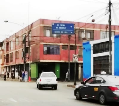 CERCADO LIMA REMATO CASA DE 3 PISOS EN ESQUINA 1633M2, $1600XM2, VISTA CALLE