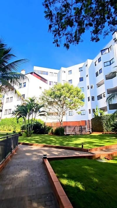 Vendo Departamento de 3 dormitorios en Condominio Moravia.