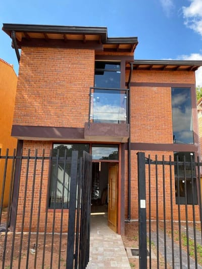 Vendo Duplex en Lambaré con renta incluida.