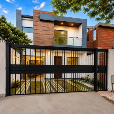 CASA A ESTRENAR ZONA NORTE AV. BANZER 7MO ANILLO 