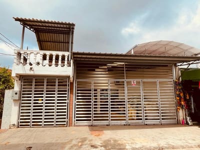CASA EN VENTA - CENTRO C/PASAJE 10 DE AGOSTO
