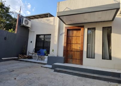  ¡EN ALQUILER! Casa con salón sobre Av. Médicos del Chaco – Lambaré