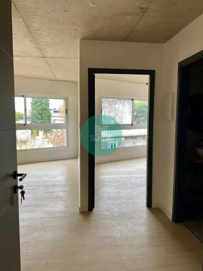 Venta Ap.Pocitos Nuevo 1D con Garaje  Ed.Garden Plaza con renta