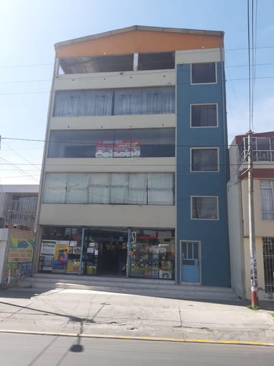 LOCAL COMERCIAL EN EDIFICIO AVENIDA SOCABAYA- AREQUIPA