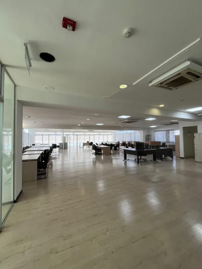 ZONA SHOPPING LA GALERÍA EN ALQUILER OFICINA DE 330 M2 CON 5 COCHERAS