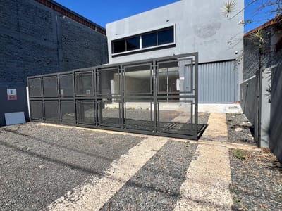 ALQUILO DEPOSITO EN BARRIO MBURICAO