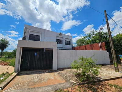 MODERNA RESIDENCIA DE 2 NIVELES - Barrio MBOKAYATY