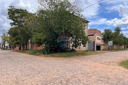 Vendo Casa de 3 Pisos en Mariano