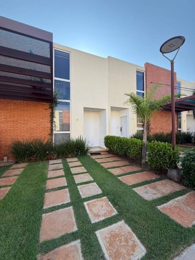 Alquilo Dúplex en Luque de 2 dormitorios en suite en barrio cerrado