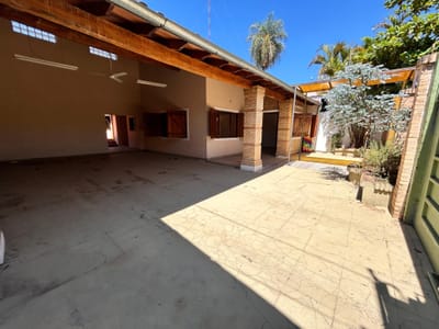 En Venta hermosa y Casa en una planta Lambare.