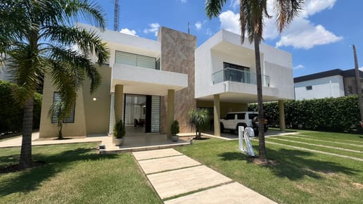 CASA EN VENTA DE 4 SUITE EN COND. RIO SIERRA