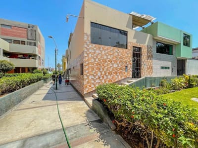 VENDO CASA DE 02 PISOS CON INGRESO INDEPENDIENTE + AZOTEA