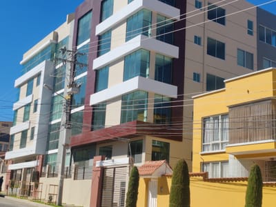 Alquiler Departamento Av. Fuerza Naval zona Calacoto