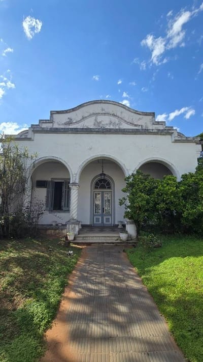 VENDO CASA EN ASUNCION EN LAS MERCEDES