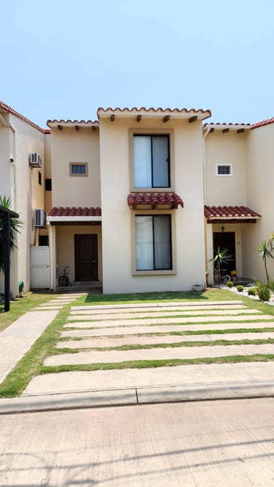 LINDA CASA EN ALQUILER ZONA NORTE EN CONDOMINIO PRIVADO