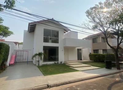 CASA CON PISCINA EN CIUDAD REAL
