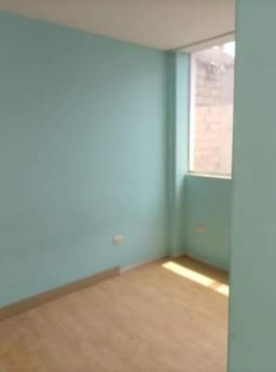 SE VENDE AZOTEA EN COMAS 2DO PISO 