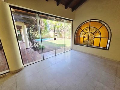 Casa En Venta En Esquina, Zona Iglesia Las Mercedes.