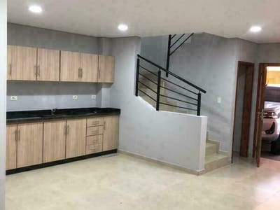VENDO DÚPLEX LUJOSO EN LAMBARÉ 
