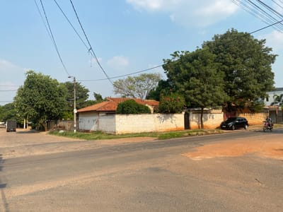 En venta casa con importante terreno en San Lorenzo, zona Pinedo.