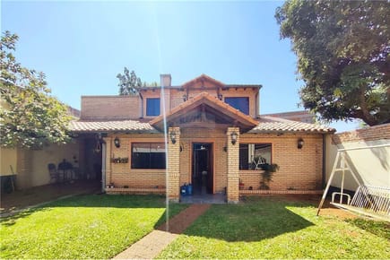 CASA CON SALÓN COMERCIAL Y DEPÓSITO FERNANDO DE LA MORA 