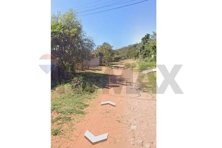 Amplio Terreno de 360 m² en Aregua