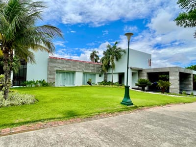CASA DE LUJO EN VENTA - COLINAS DEL URUBO SECTOR 2