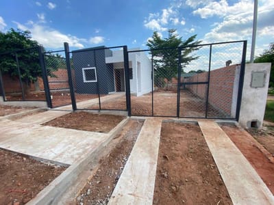 Hermosa Casa a Estrenar en el Centro de Ñemby