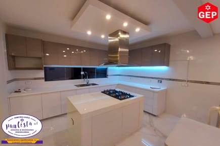 CASA EN VENTA, 3 DORMITORIOS EN COND LE PARC, AV RADIAL 26 5TO Y 6TO ANILLO