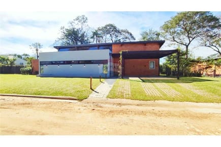 En Venta - Casa -San Bernardino, Cordillera, Paraguay