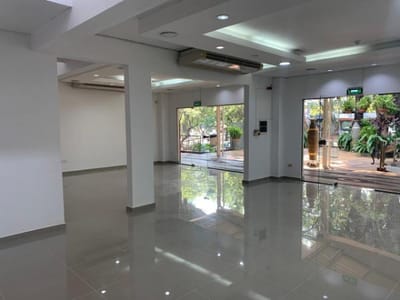 ALQUILER SALÓN COMERCIAL EN AVENIDA BOGGIANI