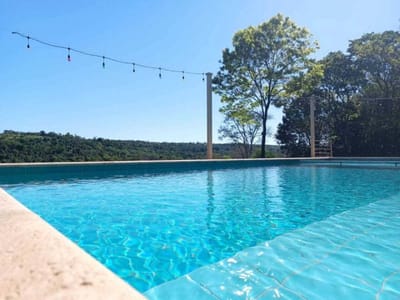 PROPIEDAD CON 2 CASAS DE CAMPO / PISCINA Y 9 HAS DE TERRENO