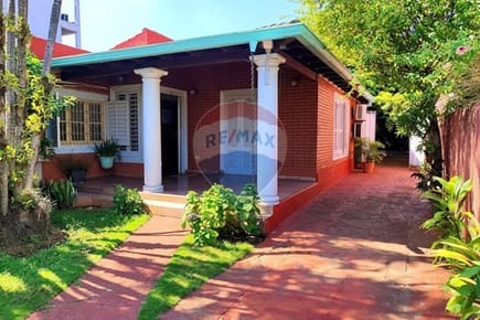 VENDO HERMOSA RESIDENCIA EN VILLA AURELIA ZONA TUPI ASUNCION 