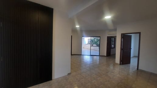 LOCAL COMERCIAL EN ALQUILER - AV. ALEMANA Y 2DO ANILLO